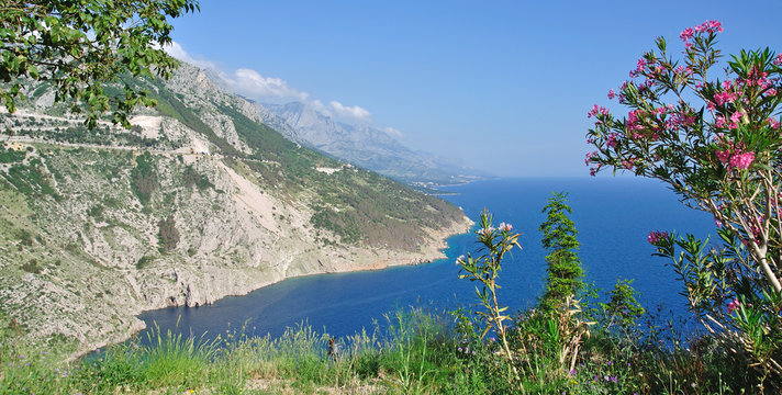 Panoramastrasse an der Makarska Riviera bei Brela in Dalmatien