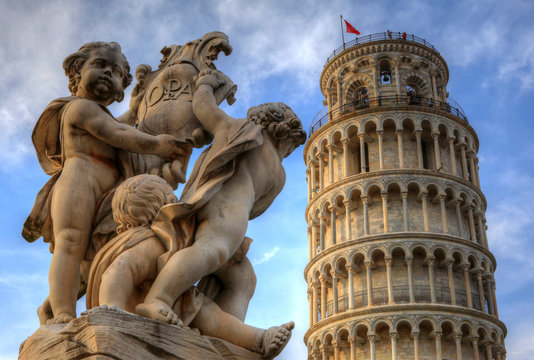 Pisa Tower and Cupidos