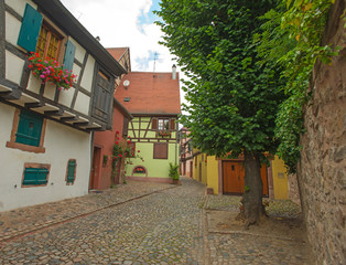 Fototapeta na wymiar Historical town of Kaysersberg in the Alsace