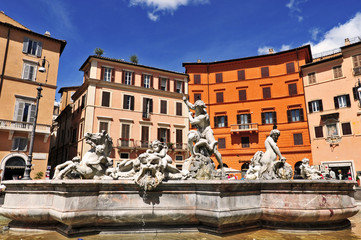 Fototapeta na wymiar Rzym, Piazza Navona i Fontanna Neptuna