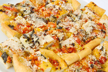 focaccia con pomodoro e verdure