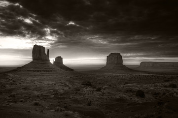 monument valley, bw