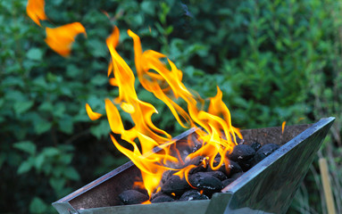 Grill anzünden