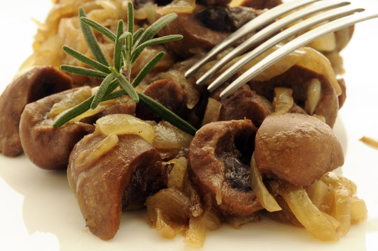 Kidney with onion  Rognone con cipolla Ri&ntilde;&oacute;n y cebolla
