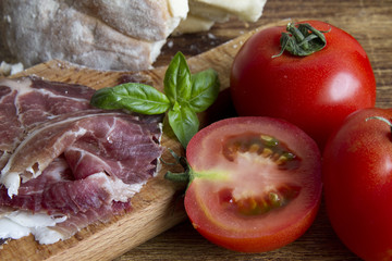 Ham and tomatoes