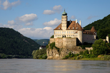 Fototapeta na wymiar Schonbuhel Castle