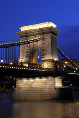 Budapest in the night : Chain bridge