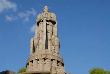 Fototapeta na wymiar Pomnik Bismarcka w Starym Elbpark, Neustadt, Hamburg