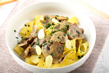 Noodles with mushrooms and parsley