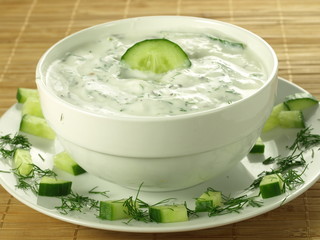 Yogurt and cucumber sauce © Photographee.eu