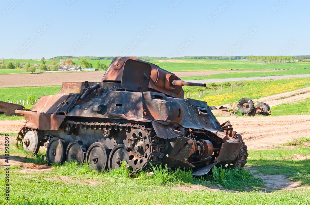 Wall mural wwii battle tank wreck