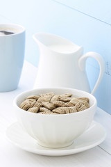 healthy wheat cereal breakfast