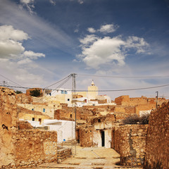 Dorf am Rande der Sahara in Tunesien