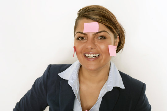 Frau Mit Post It Im Gesicht