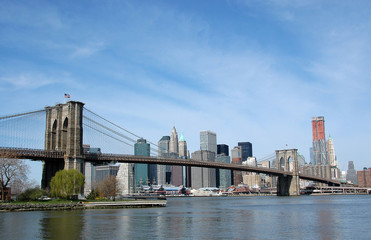 Fototapeta na wymiar Brooklyn Bridge with Manhattan in the background