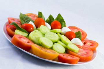 Insalata di pomodori e cetrioli
