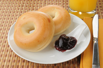 Bagels with blueberry jelly