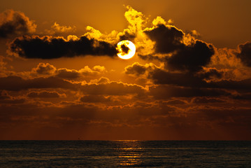 Bellissimo tramonto al mare © Danilo Rizzuti