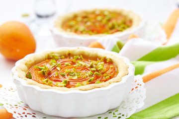 Apricot tart with pistachios and honey