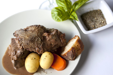 Palombe, salmis, salmis de palombe, gibier, sauce, jus