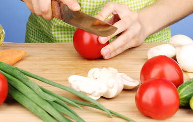 Chopping food ingredients