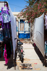 Naklejka premium Tunisian gate, market street