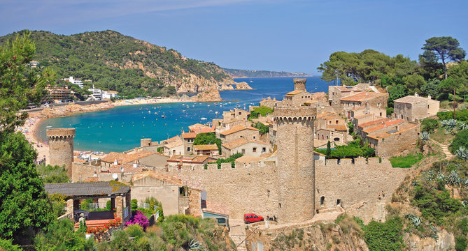 die Festung im beliebten Bade-und Urlaubsort Tossa de Mar