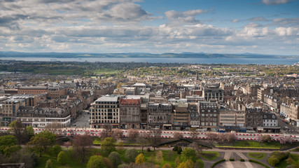 Fototapeta premium Edinburgh on a sunny day. Panoramic view.