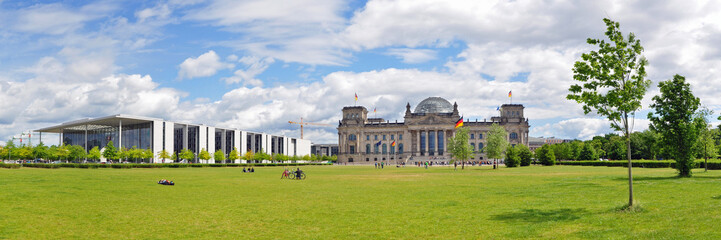 Naklejka premium Panoramafoto Berlin, Reichstag