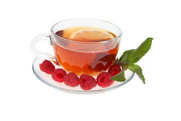 Tea with raspberries and mint