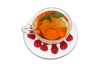 Tea with raspberries and mint