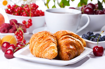 breakfast with croissants