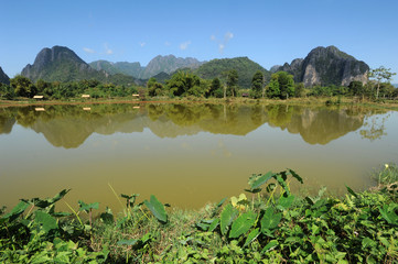 Lago di PaPong vicino a Vang Vieng in Laos