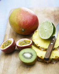 Découpe de fruits exotiques