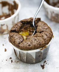 Petit fondant au chocolat et coeur d'abricot