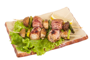Bacon wrapped grilled Scallops with mushrooms and bacon