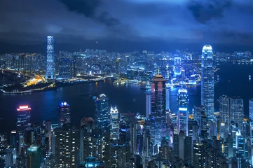 Zelfklevend Fotobehang Uitzicht op de Victoria-haven vanaf de top van Hong Kong © leeyiutung