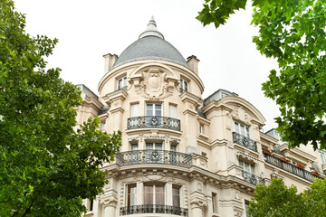 Haus - Altbau in Paris - Wohnung mit Balkon