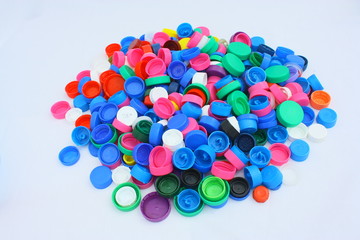bouchons plastiques multicolores