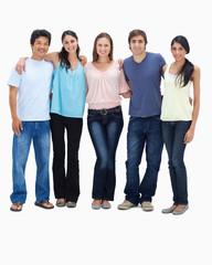 Obraz premium Friends smiling arm in arm