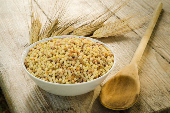 Durum wheat semolina, fregola cruda, typical sardinian pasta