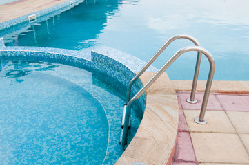 Swimming pool steps