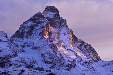 Monte Cervino all'alba