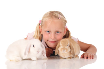 Blondes Mädchem mit Hasen © ehrenberg-bilder
