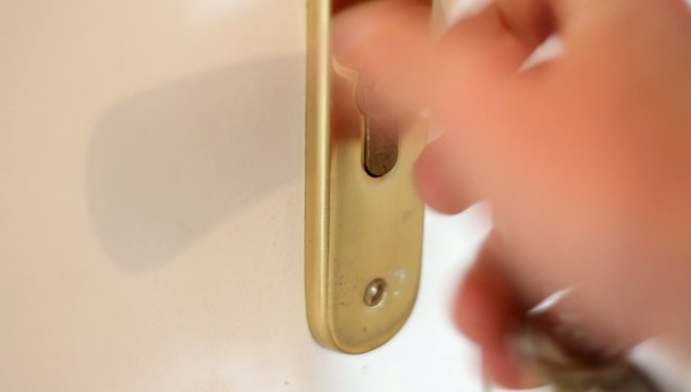 Tourner la cl&eacute;...