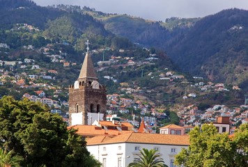 cathédrale de Funchal vue des hauteurs (Madère) - obrazy, fototapety, plakaty