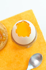 Colazione con uovo fresco