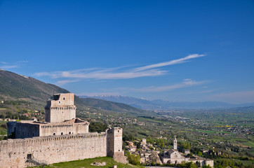 assisi-rocca pi&ugrave; basilica di santa