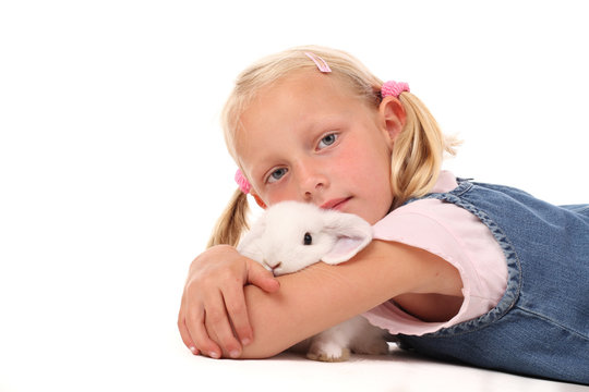 M&auml;dchen mit Hase