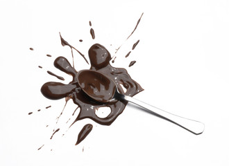 crema de chocolate y cucharilla,splash de chocolate.